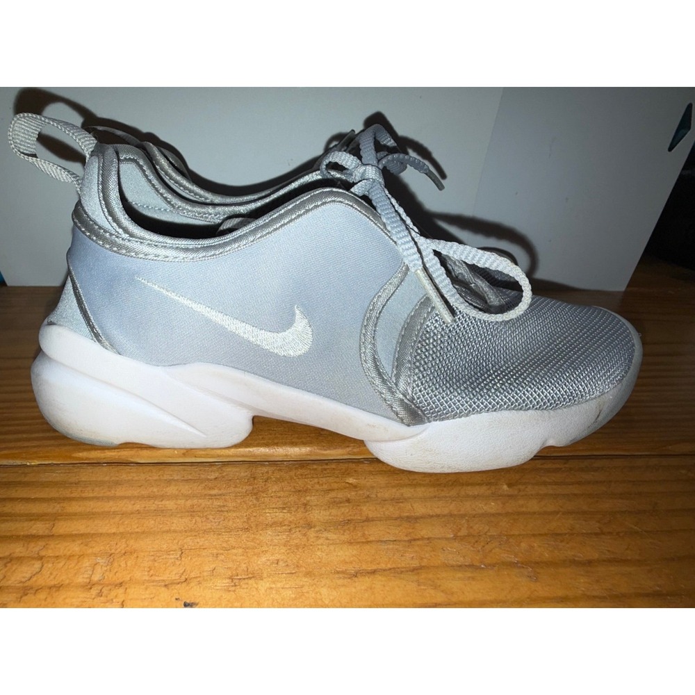 Nike Running Shoes Size 6.5 Womens Loden Gray